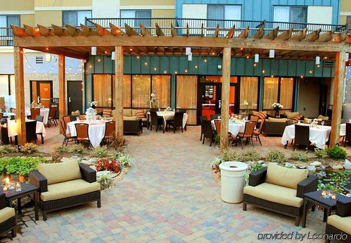 Courtyard Statesville Mooresville/Lake Norman Restoran fotoğraf